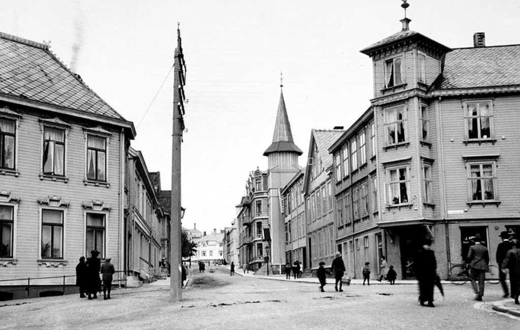 1930